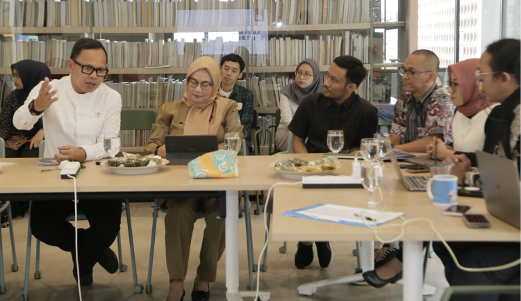 Diskusi ICW dengan Wamendagri Diskusi ICW dengan Wamendagri