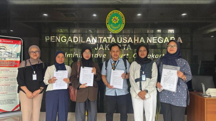 Dokumentasi Koalisi: Foto Penyerahan Dokumen Gugatan