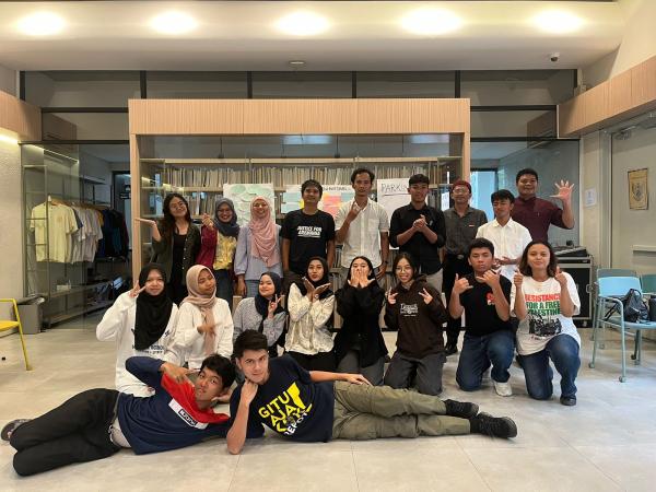 Dokumentasi kegiatan lingkar pelajar (Sumber: ICW)