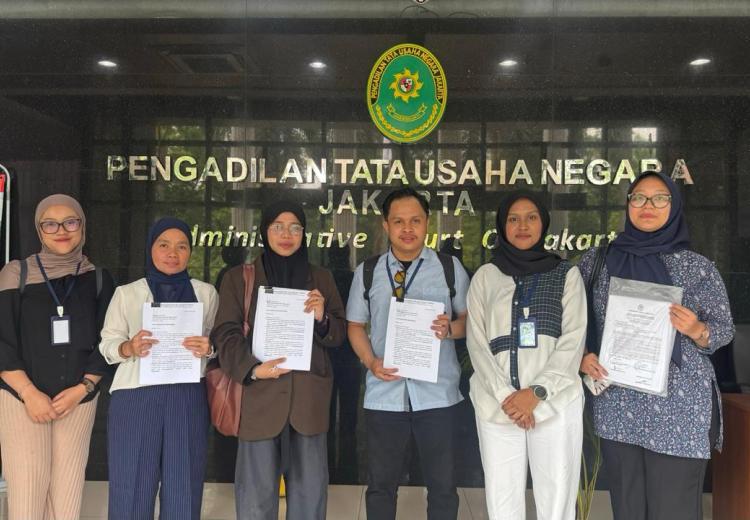 Dokumentasi Koalisi: Foto Penyerahan Dokumen Gugatan
